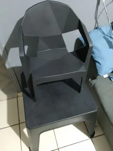 Mesa com cadeira infantil 