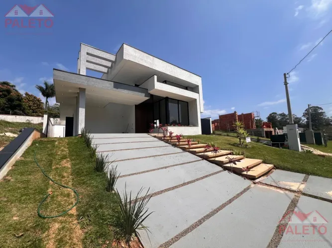 Casa 3 suítes frente asfalto e área de preservação, perto do clube, a venda no Ninho Verde