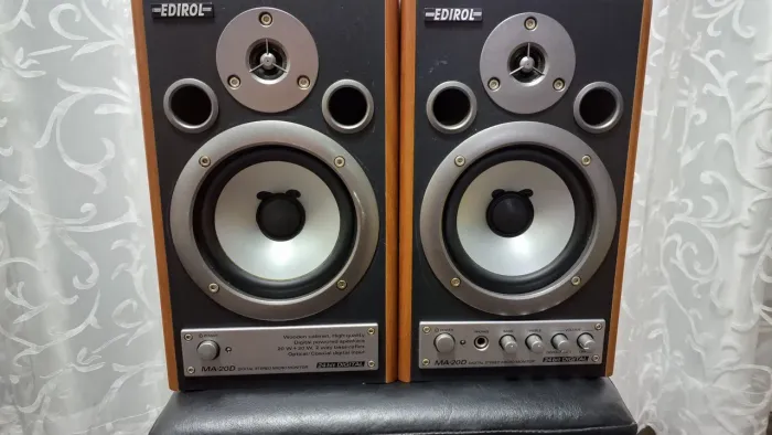 Monitor de Áudio Edirol MA-20D Ativa em Madeira Maciça 