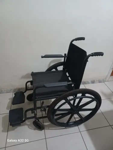 Cadeira de rodas dobravel 299,00