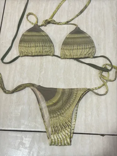 Biquíni de amarrar verde P com bojo