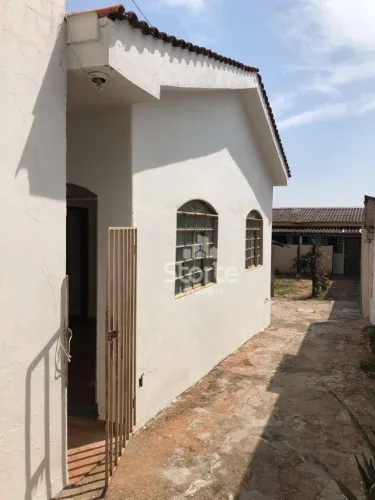 Casa com 2 dormitórios para alugar, 65m² por R$ 1.200/mês - Osvaldo Rezende - Uberlândia/M