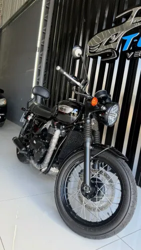 TRIUMPH BONNEVILLE T100 900 CC 2020