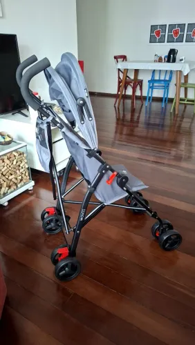 Carrinho de bebê guarda-chuva 