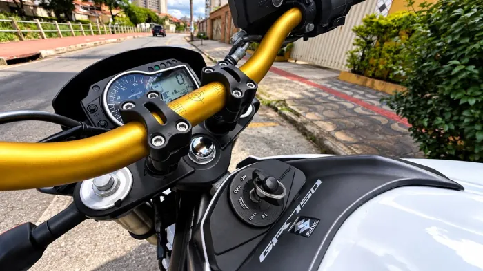 SUZUKI GSR 750 2016 - baixo km
