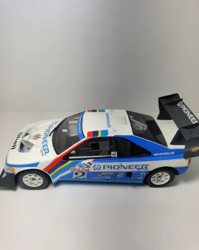 Miniatura 1:18 Peugeot 405 rally Pioneer Otto