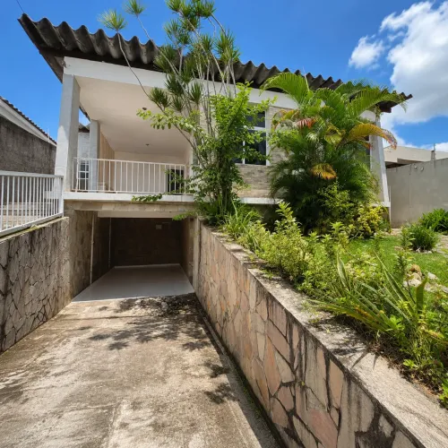 Casa para Locação em Campina Grande, ALTO BRANCO, 4 dormitórios, 1 suíte, 2 banheiros, 2 v