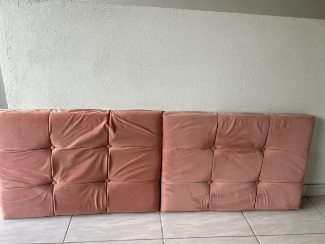 Cabeceira Estofada Modulada Rosa (Veludo / Capitonê) - Excelente Estado