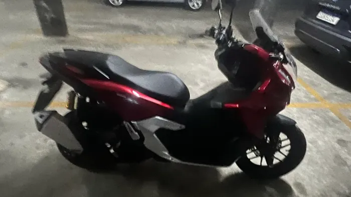 ADv 160 impecável 