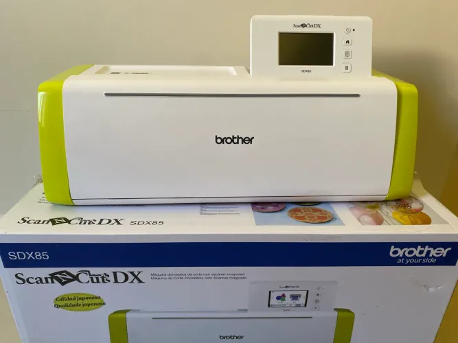 Máquina para recorte c/Scanner ScanNCut SDX85 110v 