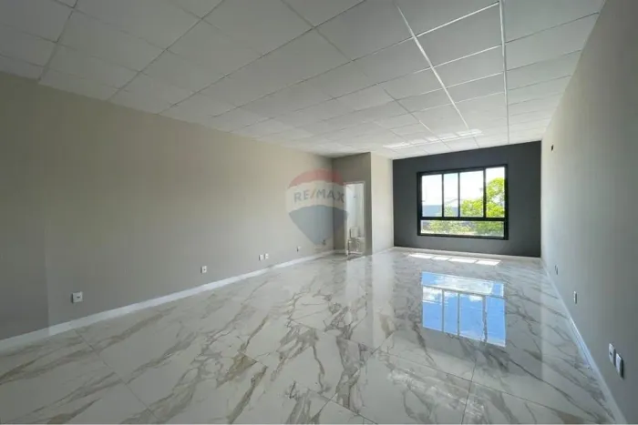 Sala Comercial Moderna em Camobi, Santa Maria