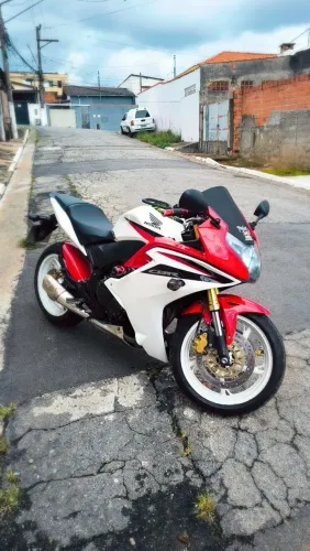 Vendo moto zerada