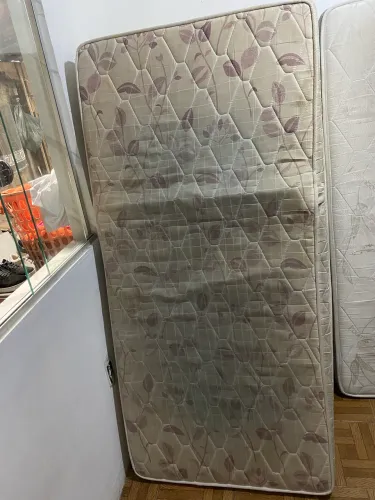 Colchões de Casal + Bases para Cama - Ótimo Estado