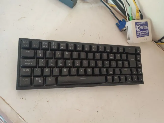 Teclado Mecânico 65% KBM K700 ARGB Switch Gateron Red Hot Swapple
