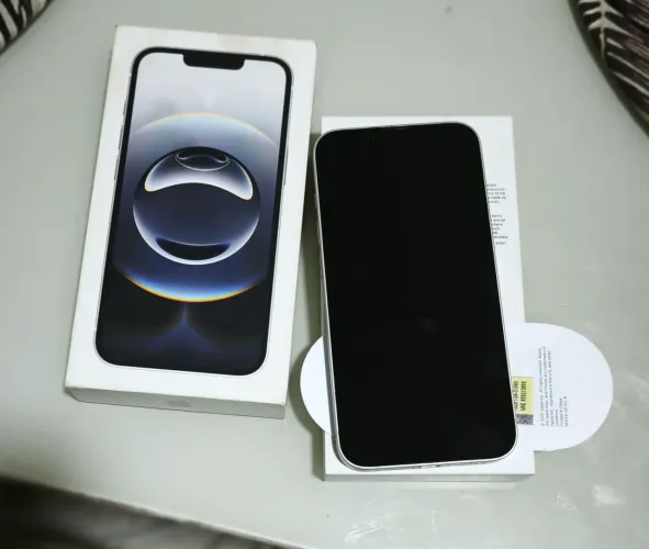 iPhone 16e