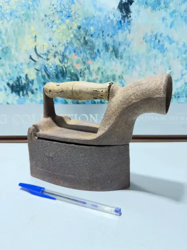 Ferro de passar a brasa modelo chaminé