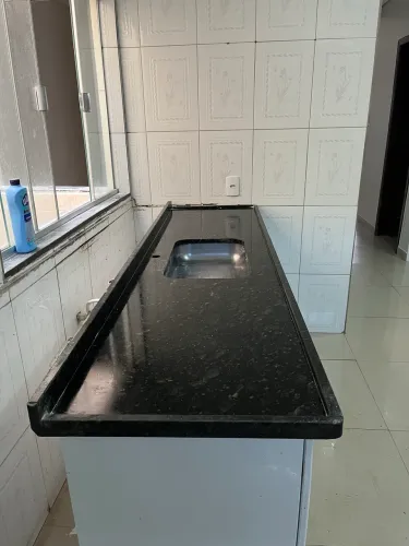 Vendo bancada pra cozinha com cuba 2.00 por 55
