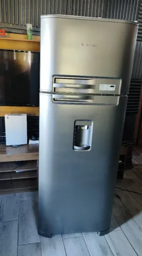 Geladeira Electrolux grande