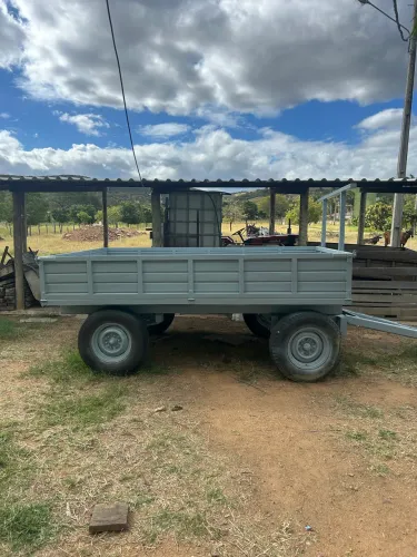 Carreta-reboque agrícola para trator