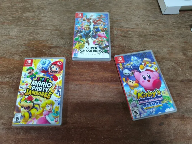 Vendo Três Jogos de Nintendo Switch 