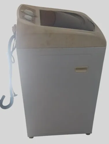 Vendo máquina de lavar de 8 kilos consul ela não centrifuga mas lava normalmente.