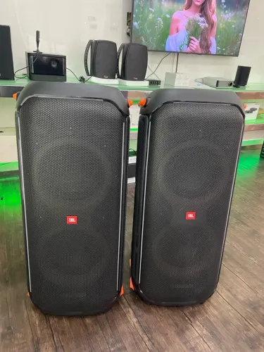 JBL PartyBox 710 800W RMS - Bluetooth Portátil