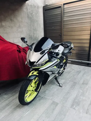 YAMAHA R15 ABS 2025 - IMPECÁVEL