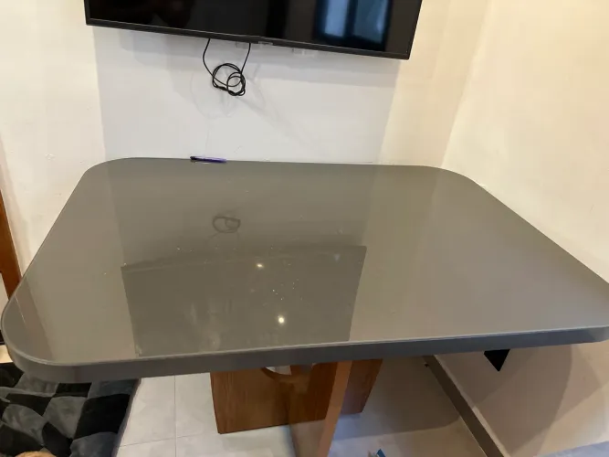 Mesa semi nova