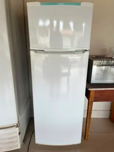 Geladeira consul CRD36FBANA 334l cycle defrost