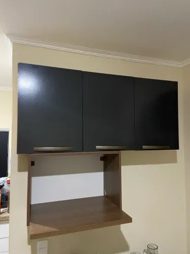 Armário 3 portas com suporte de microondas 