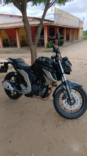 FZ25 2020