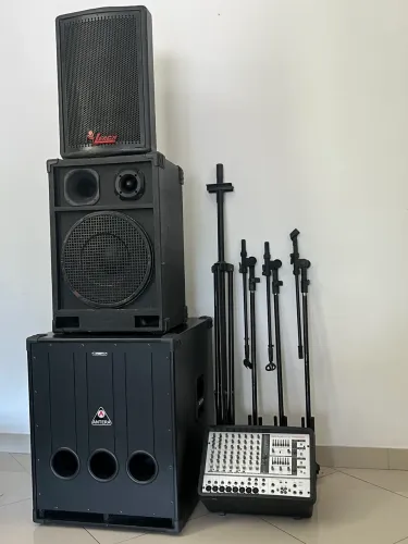 Sistema de Som Profissional Completo - Sub 18" + Kit 15"/12" + Mesa + Acessórios