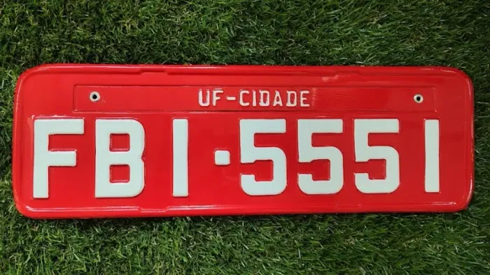 Placa Vermelha Alumínio Alto Relevo Par