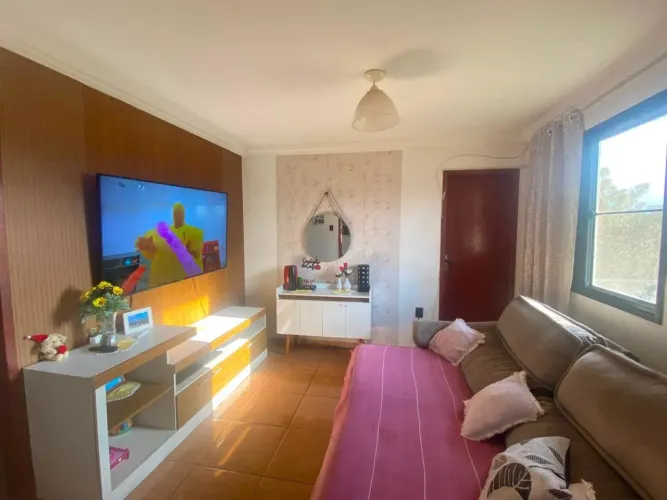 Á venda casa no condomínio Vale do Luar 