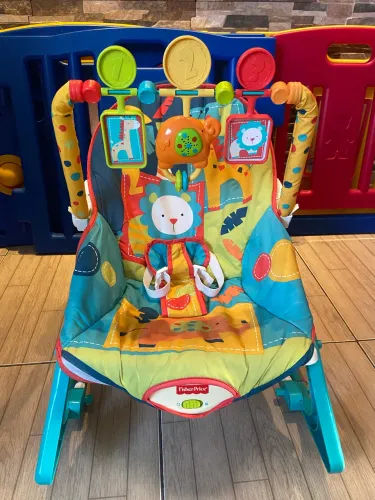 Cadeirinha de descanso Fisher Price ( Vibra, Musical e Balança )