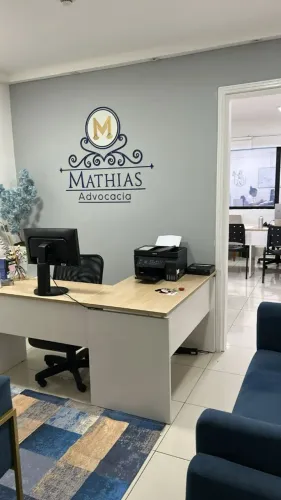 DIVISÃO DE SALA COMERCIAL MOBILIADA EM PINHEIROS SÃO PAULO SP