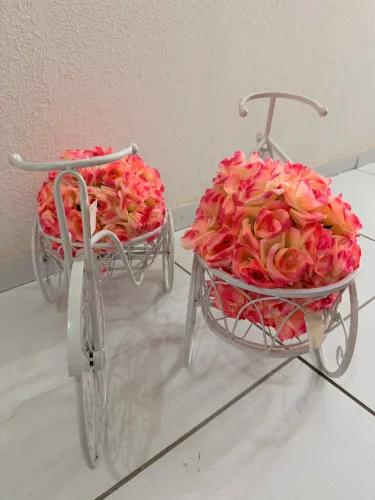 2 Bicicletas decorativas de ferro com arranjos