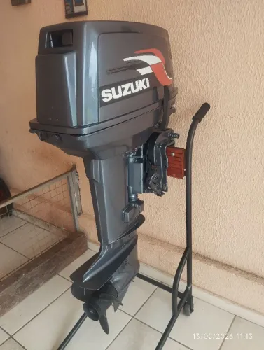 Motor Suzuki 40 HP 