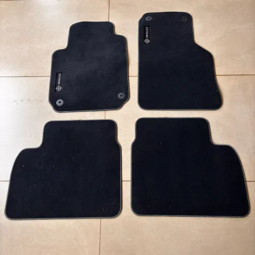 Tapete para Amarok semi novo em excelente estado