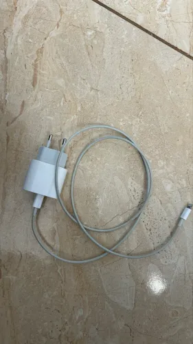 Cabo e fonte Original Apple