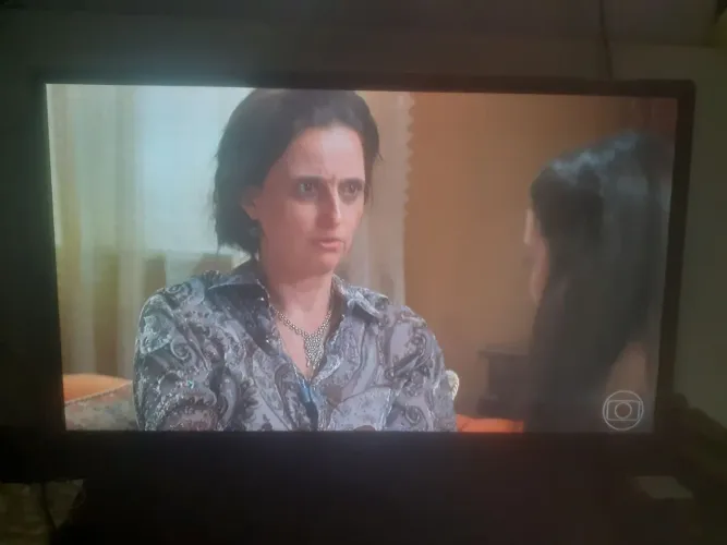 TV semi nova,bem conservada,R$500 reais,pega no Largo da Boa Viagem!