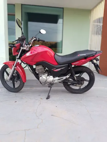 Fan 150 passa cartão, pneus novos