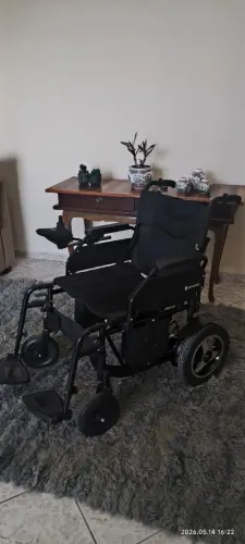 Cadeira de rodas motorizada D800