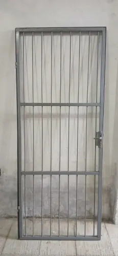 Grade de Ferro Reforçada para Porta - R$ 700