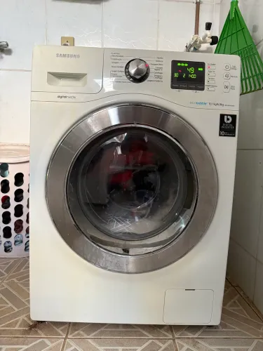 Máquina de lava e seca roupas Samsung 