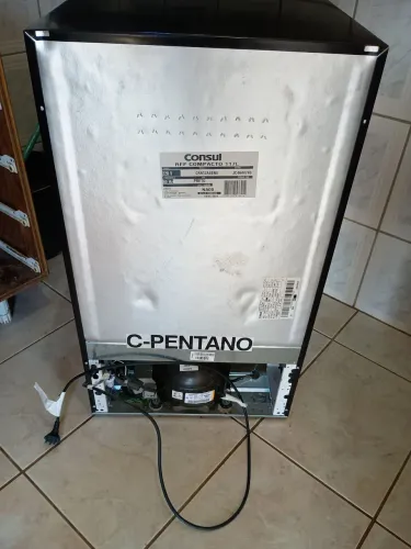 Frigobar semi-novo 