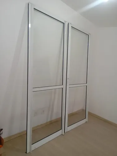Porta de vidro de correr 2 lâminas (Somente as portas, com vidros,. Sem trilho)