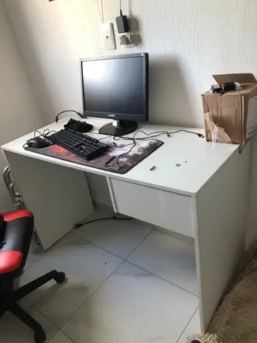 Mesa escrivaninha e mesa de computador