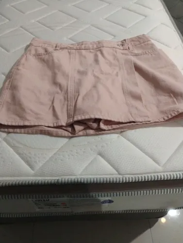 Short saia em brim na cor rosé