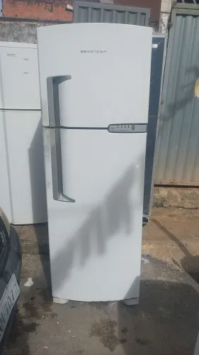 Vende-se Geladeira Brastemp Fost Free. Valor 600,00.